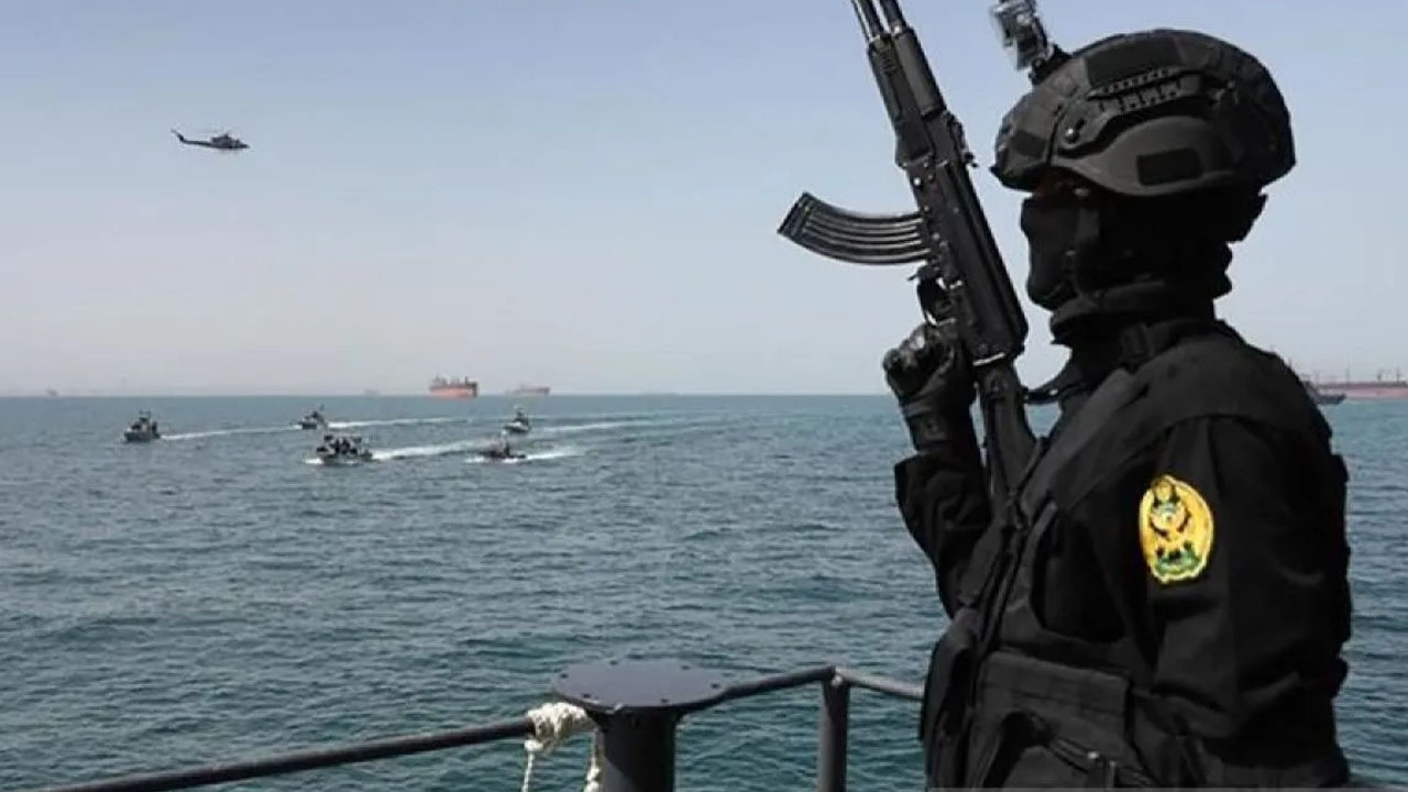 1,67 Juta Ton Minyak Tujuan India Tertahan di Selat Hormuz